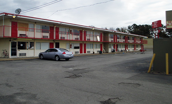 The Red Carpet Inn at 1500 Sherwood Ave. (Photos by Burl Rolett)