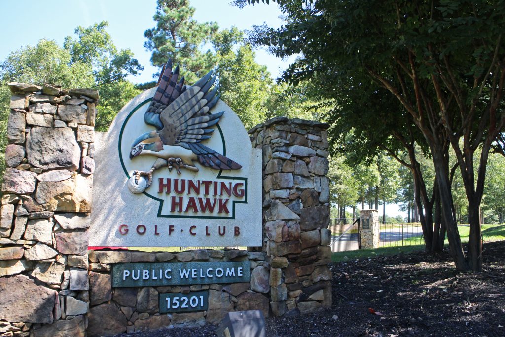 A public golf course plans to remain open for the next few years at least. Photo by Michael Schwartz.