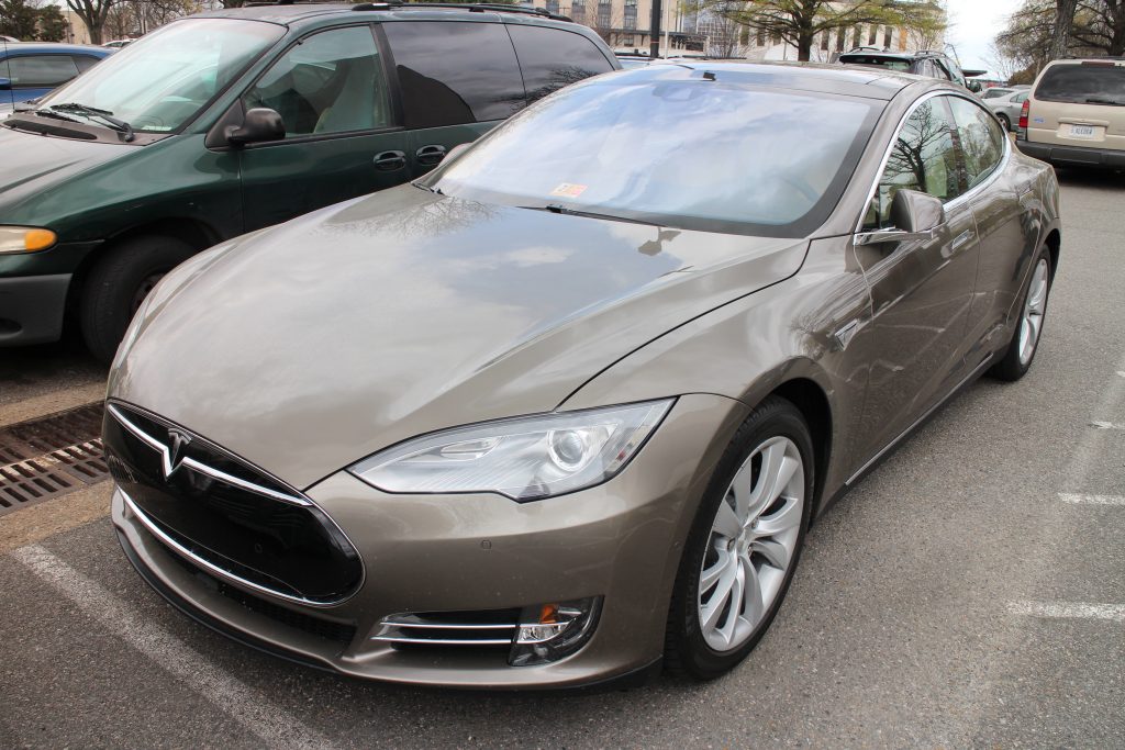 Several Teslas dotted the DMV parking lot during the March hearing. (Linda Dunham)