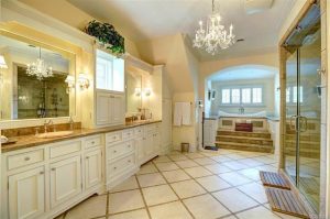 Windward bathroom