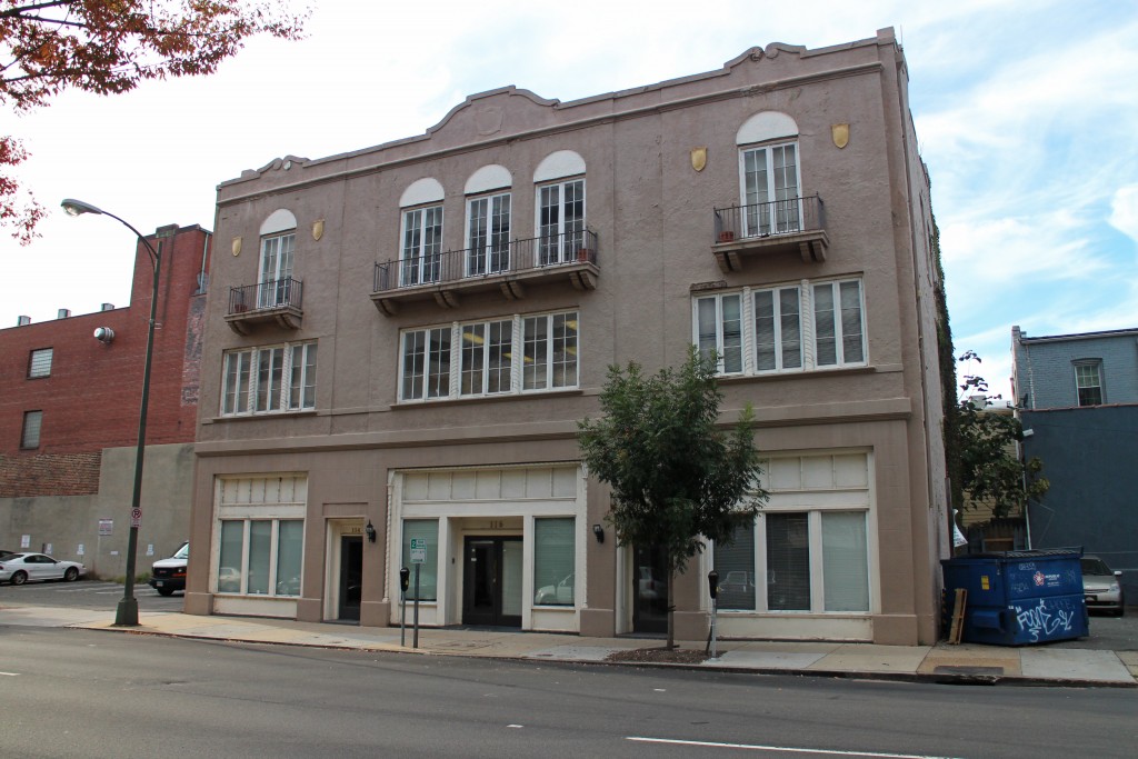 A Third Street building will be renovated with about a dozen new apartments. Photo by Katie Demeria.